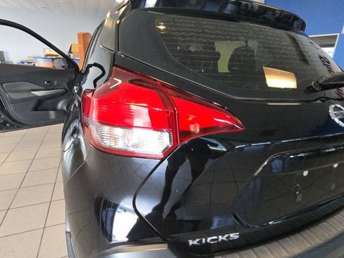 Used 2019 Nissan Kicks SV w/ Exterior Package FWD image 26