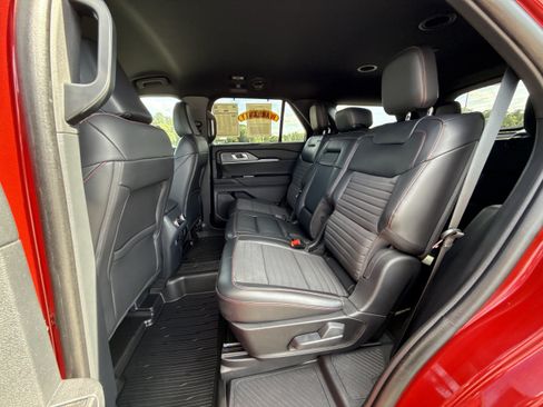 Used 2025 Ford Explorer ST-Line w/ Premium Package AWD/4WD image 23
