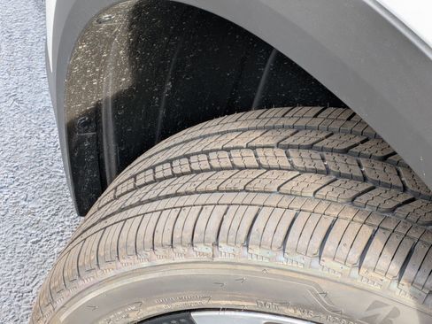 New 2026 Nissan Kicks SR image 11