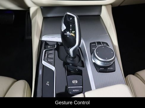 Used 2019 BMW M550i xDrive image 13