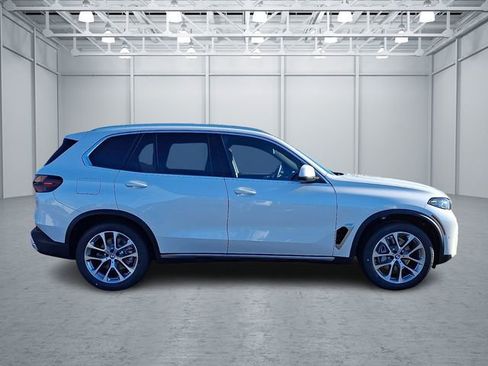 New 2026 BMW X5 xDrive40i w/ Premium Package image 4