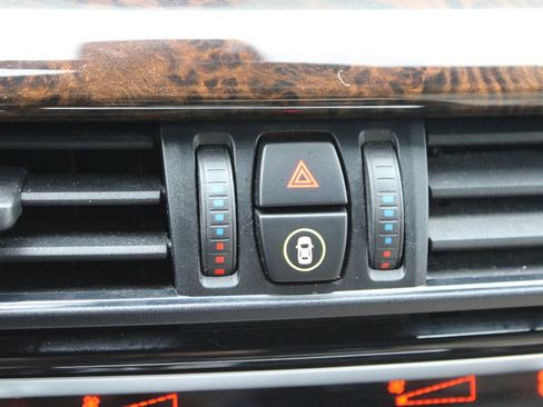 Used 2017 BMW X5 xDrive35d image 30