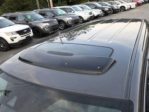 Used 2014 Honda Odyssey Touring Elite image 23