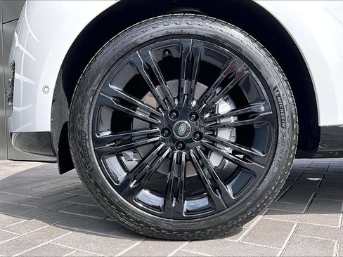 Used 2024 Land Rover Range Rover Long Wheelbase SE AWD/4WD image 8