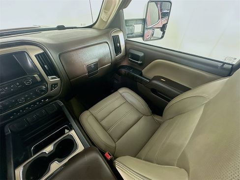 Used 2016 GMC Sierra 2500 Denali w/ Duramax Plus Package image 11