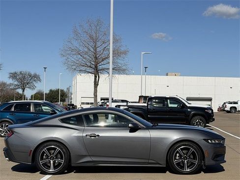 Used 2024 Ford Mustang Coupe image 3