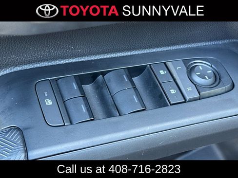 Used 2025 Toyota Tacoma TRD Off-Road AWD/4WD image 17