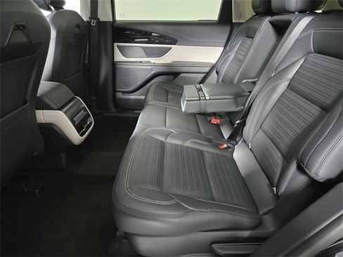 Certified 2024 Lincoln Nautilus Reserve image 11