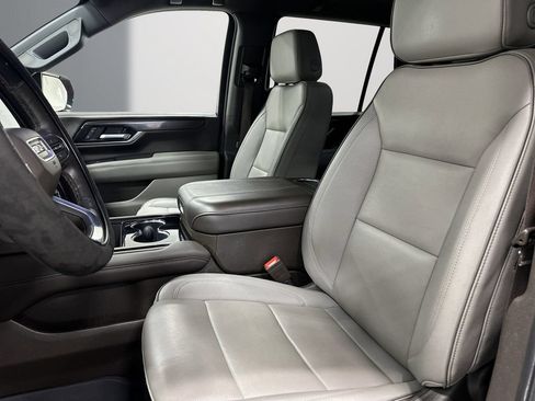 Used 2025 GMC Yukon Elevation AWD/4WD image 14