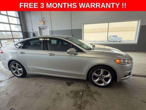 Used 2016 Ford Fusion SE w/ Equipment Group 201A FWD image 9