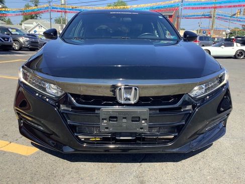 Used 2018 Honda Accord Sport image 2