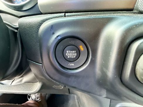 Used 2022 Jeep Wrangler Unlimited Sport AWD/4WD image 24