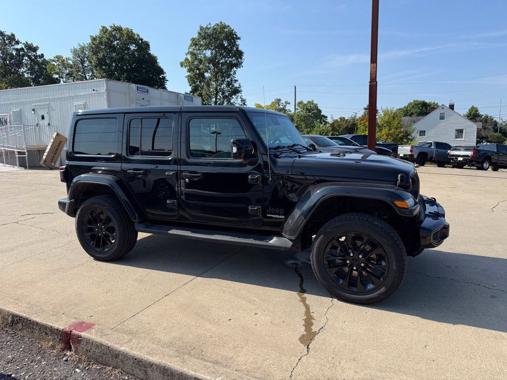 Used 2022 Jeep Wrangler Unlimited Sahara AWD/4WD image 5