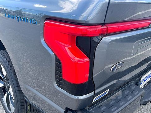 Used 2023 Ford F150 Lightning Platinum image 25
