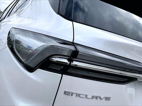 Used 2025 Buick Enclave Avenir w/ Super Cruise Package image 28
