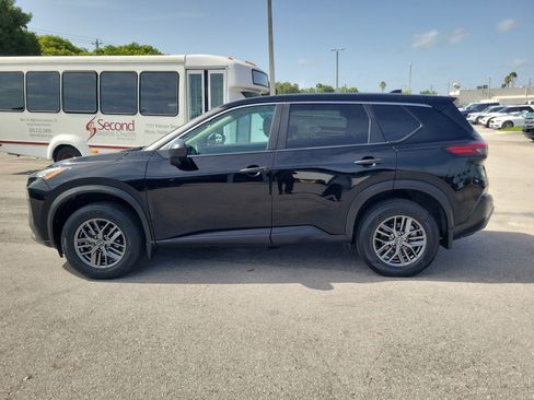 Used 2023 Nissan Rogue S FWD image 8