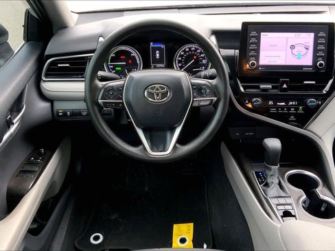 Used 2024 Toyota Camry LE image 5
