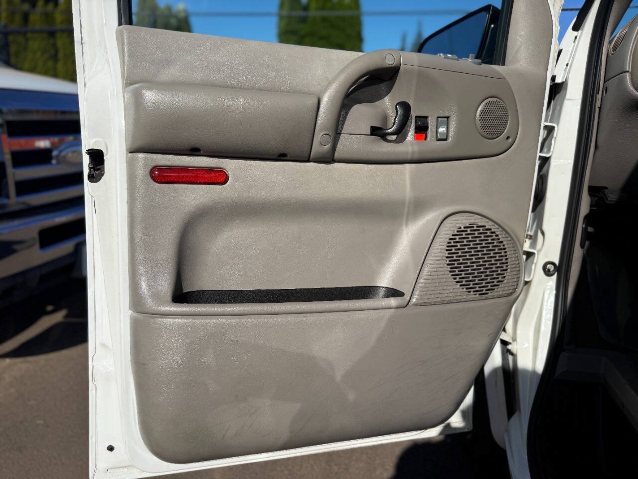 Used 2004 GMC Safari Passenger RWD image 31