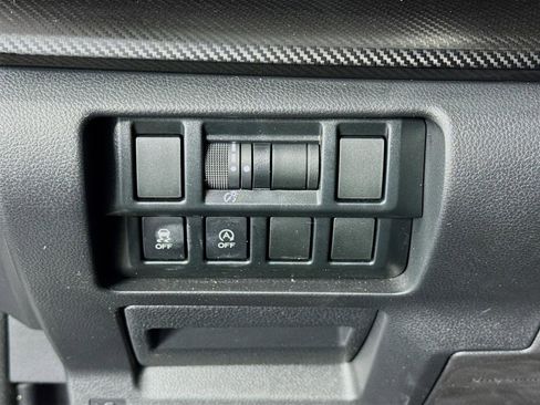 Used 2022 Subaru Crosstrek 2.0i Premium image 11