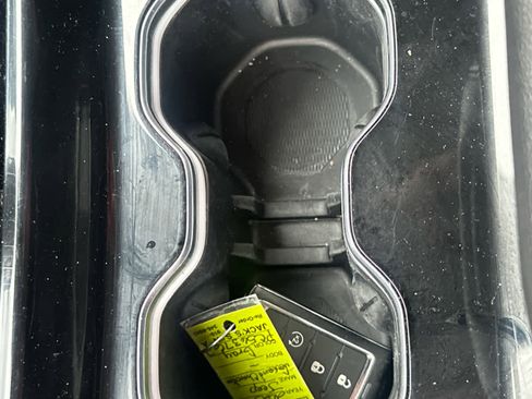 Used 2023 Jeep Grand Cherokee Limited image 35