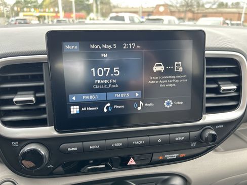 New 2025 Hyundai Venue SEL image 24
