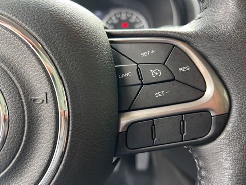 Used 2022 Jeep Renegade Latitude w/ Convenience Group image 15