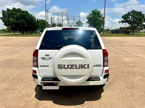 Used 2011 Suzuki Grand Vitara Limited image 29
