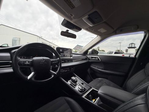Used 2022 Mitsubishi Outlander SE AWD/4WD image 17