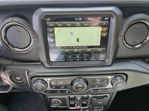 Used 2021 Jeep Wrangler Unlimited Sahara image 22