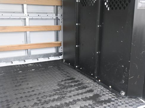 Used 2025 RAM ProMaster 2500 w/ U-Haul Equipment Group FWD image 22