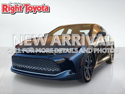 Used 2024 Toyota Crown Limited image 1