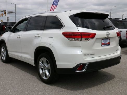 Used 2017 Toyota Highlander Limited FWD image 7