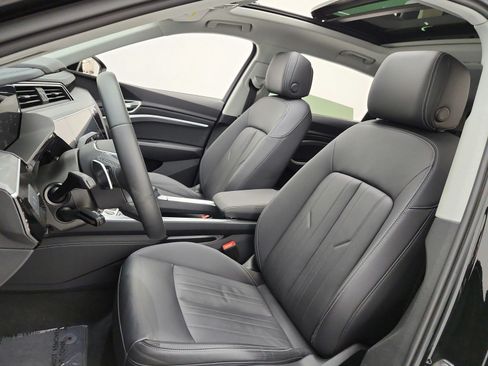 Used 2024 Audi Q8 e-tron Premium AWD/4WD image 10