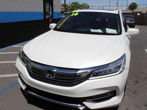 Used 2016 Honda Accord Touring image 3