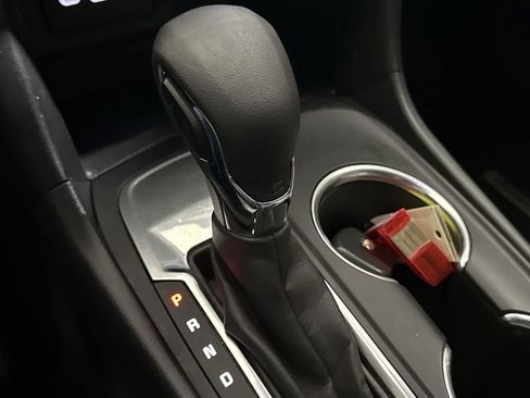 Used 2022 Chevrolet Equinox LS image 17