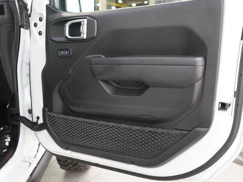 Used 2025 Jeep Wrangler Unlimited Sport AWD/4WD image 11