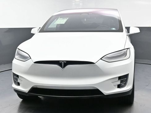 Used 2018 Tesla Model X 100D image 4
