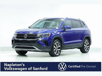Certified 2022 Volkswagen Taos SE w/ Panoramic Sunroof Package
