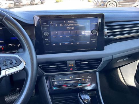 Used 2025 Volkswagen Jetta SE image 7