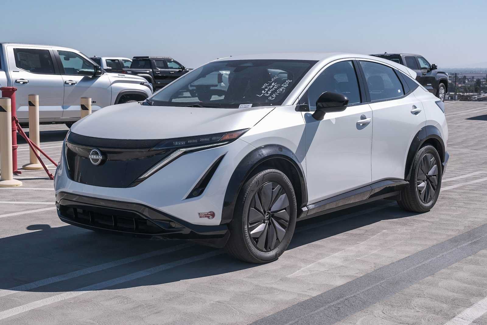 Used 2024 Nissan Ariya FWD image 1