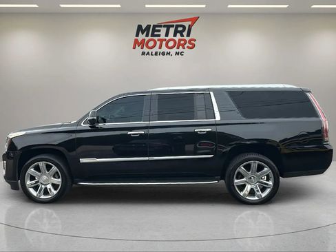 Used 2019 Cadillac Escalade ESV Premium Luxury image 13