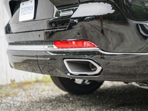 New 2025 Jeep Grand Cherokee Overland w/ Adv Protech Group III AWD/4WD image 10