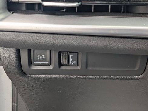 Used 2024 Cadillac XT4 Premium Luxury image 16