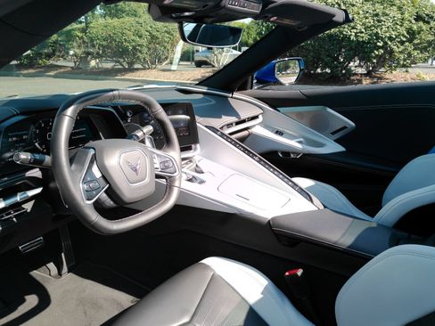 Used 2022 Chevrolet Corvette Stingray Preferred Conv w/ Z51 Performance Package RWD image 16