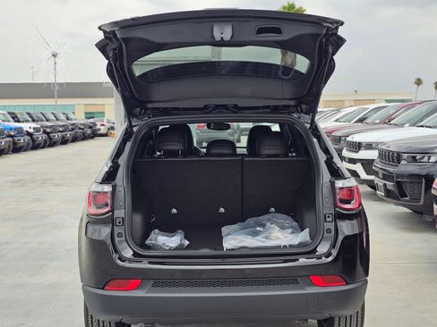 New 2026 Jeep Compass Latitude AWD/4WD image 7