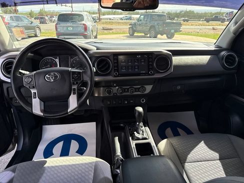 Used 2020 Toyota Tacoma SR5 AWD/4WD image 21