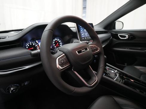 Used 2026 Jeep Compass Limited AWD/4WD image 8