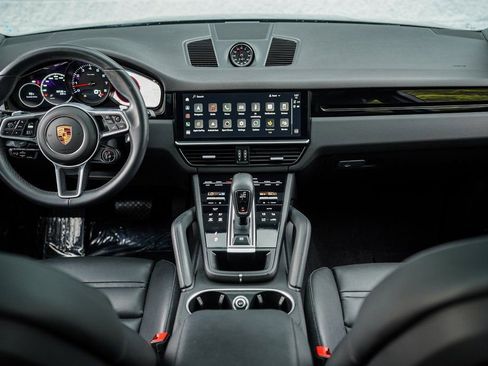 Used 2023 Porsche Cayenne Coupe w/ Premium Package image 21
