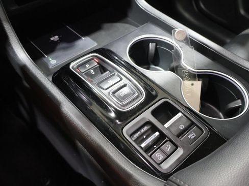 Used 2023 Honda Pilot Touring image 32