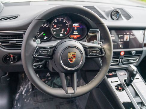 New 2026 Porsche Macan image 14